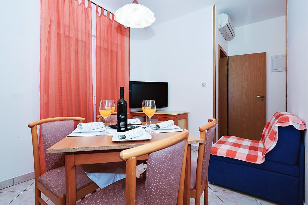 Apartments Lucija Sukošan Exteriör bild
